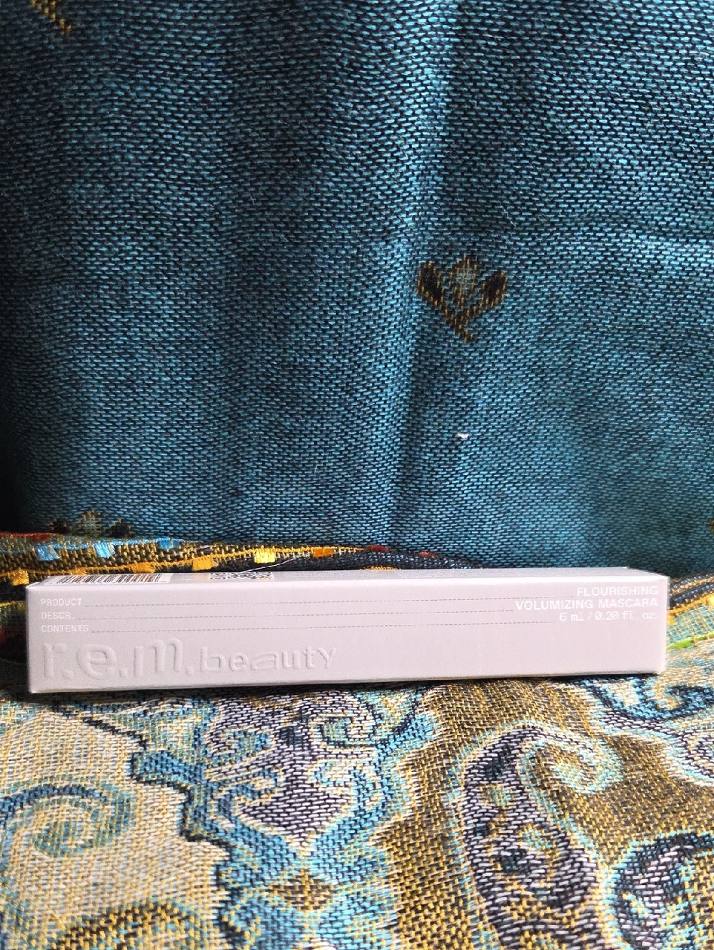 r.e.m. beauty Flourishing Volumizing Mascara - Black